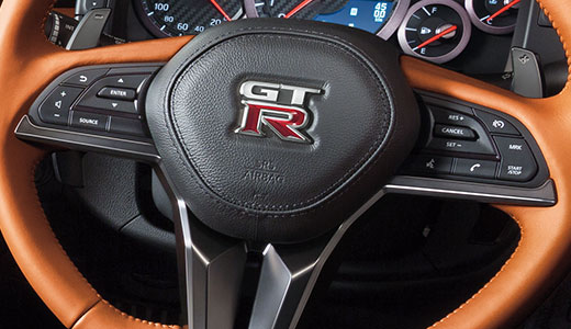 日産：NISSAN GT-R [ GT-R ] スペシャル 取扱説明書 ｜ 運転のしかた